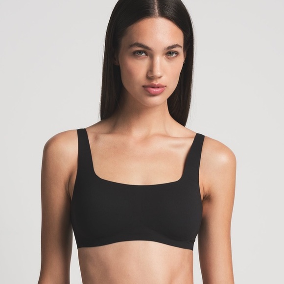 SKIMS NAKED SCOOP BRALETTE - Picture 1 of 13